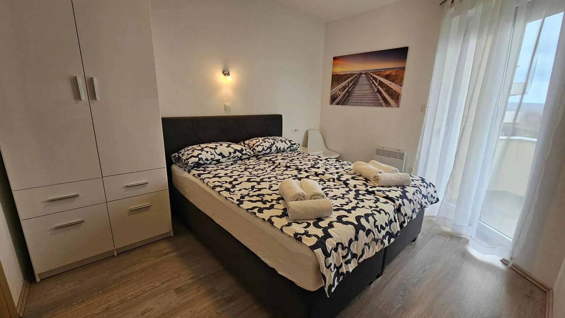 Apartments Jana 1 크르크