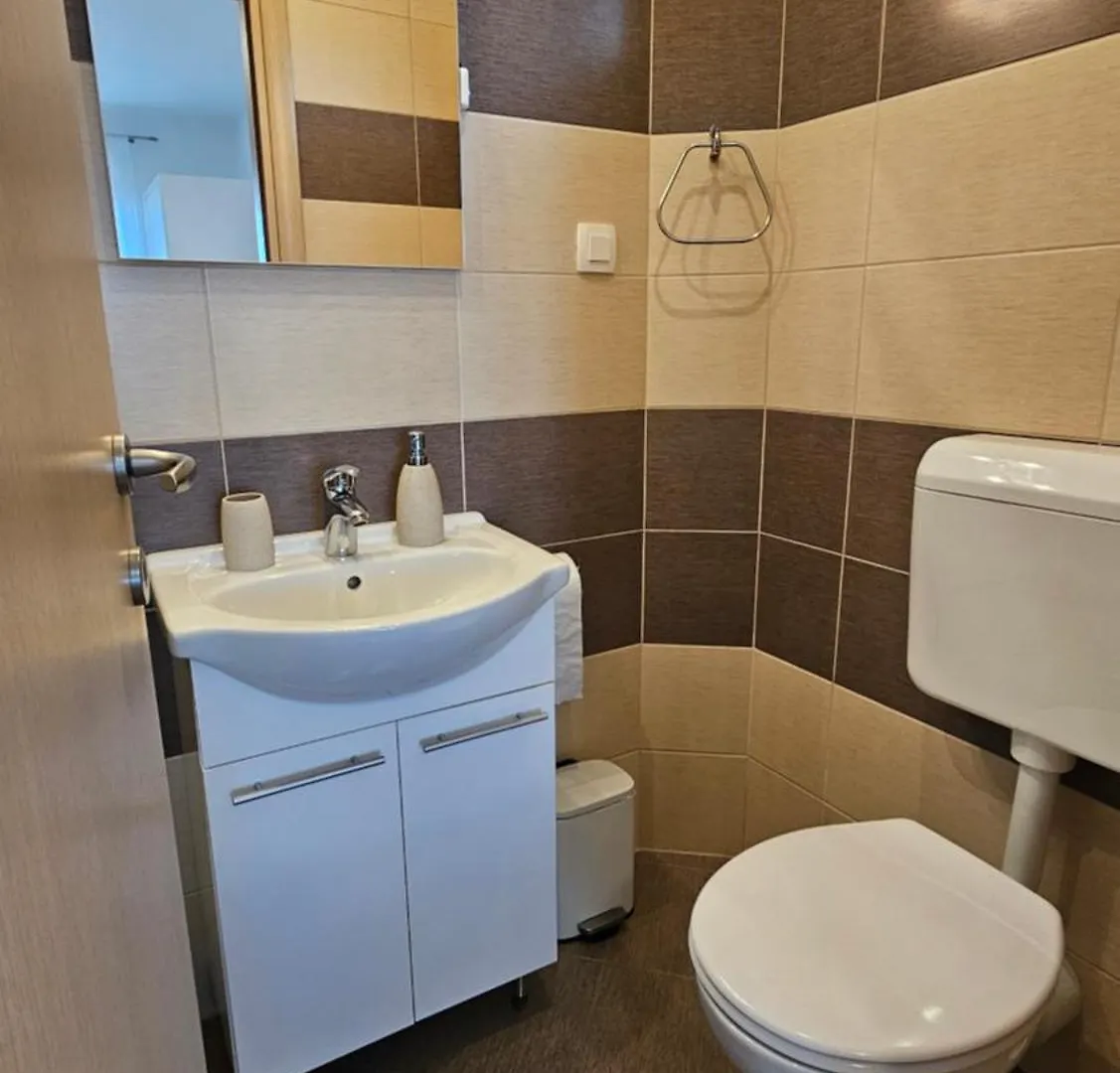 Apartments Jana 1 크르크